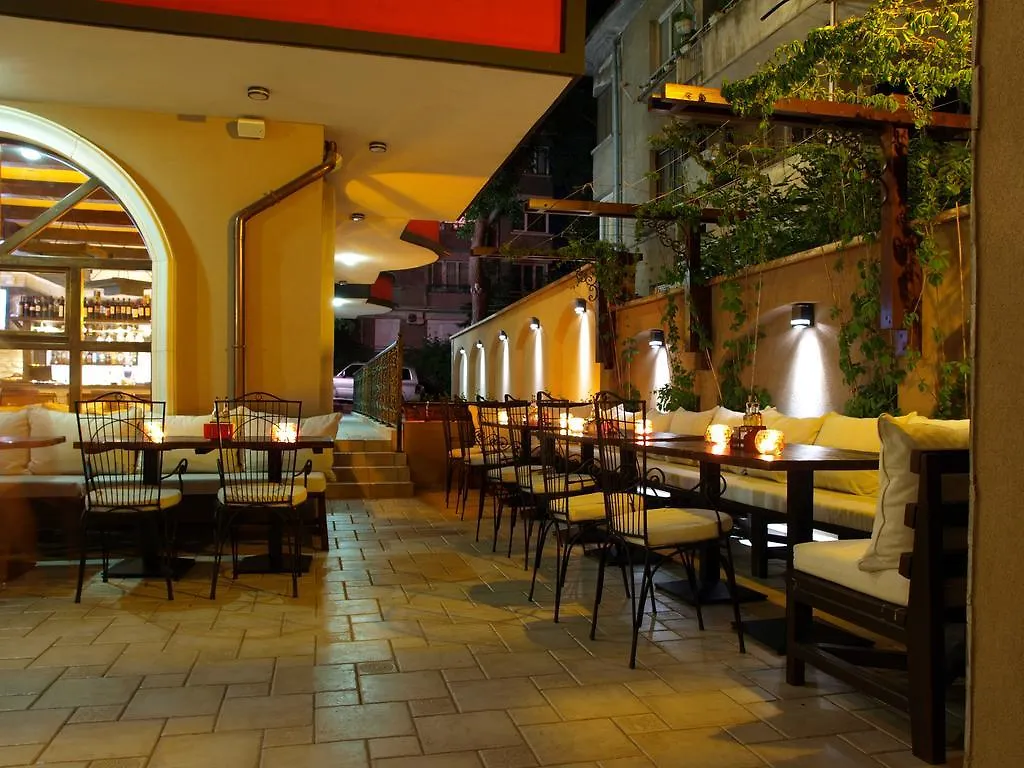 Семеен Хотел Опера Burgas City Hotel