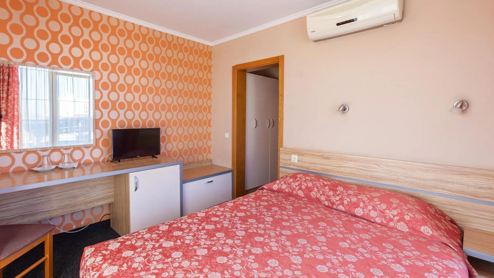 Семеен Хотел Опера Burgas 3*,  Bulgaria