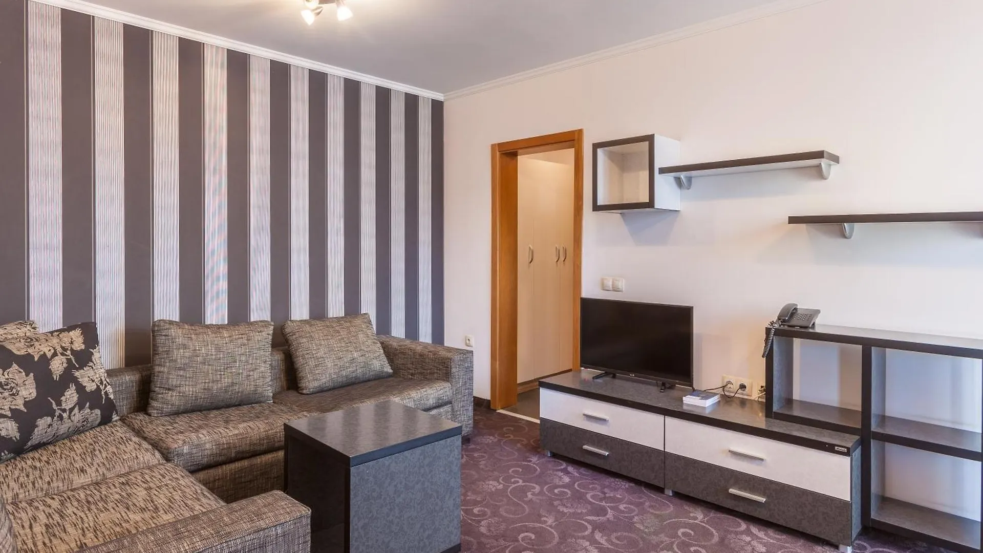 Семеен Хотел Опера Burgas Hotel